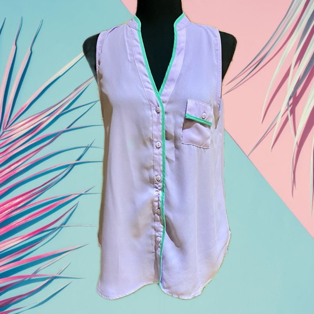 ModCloth Contrast Stitching Sleeveless Button-Up Blouse
